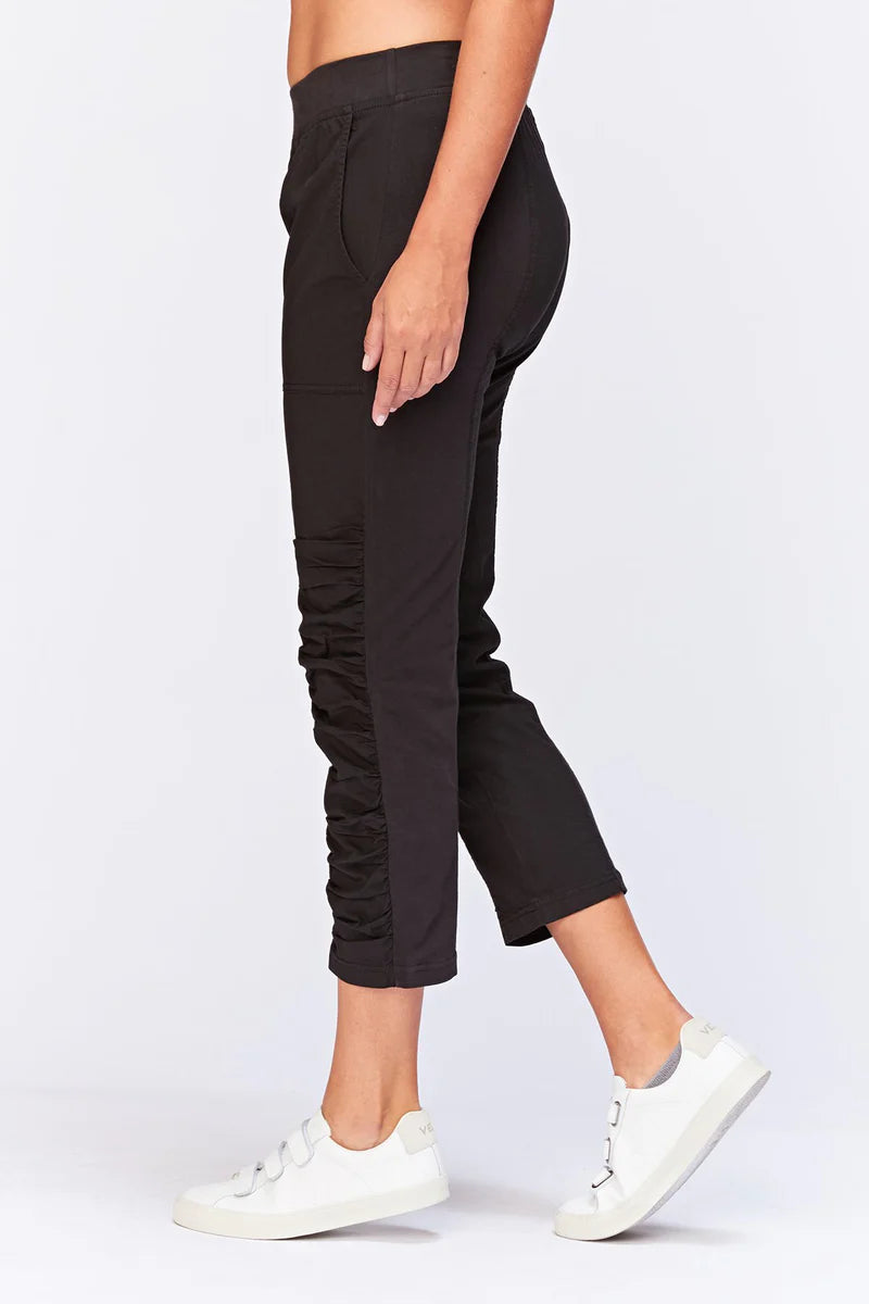 Jetter Crop Legging