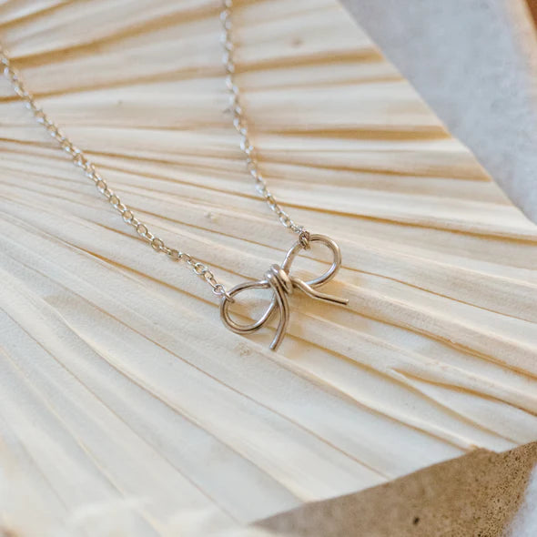 Utepe Silver Bow Necklace