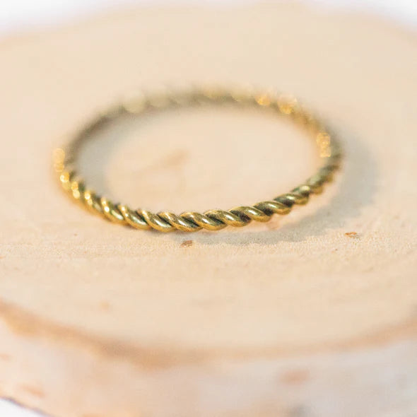 Kanga Twisted Ring